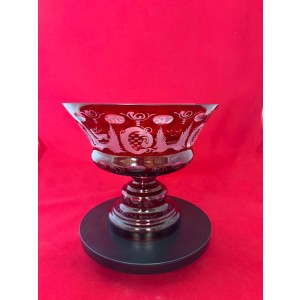 Конфетница из рубинового стекла